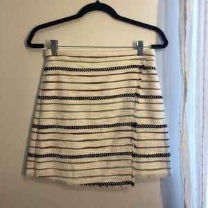 Woven skirt